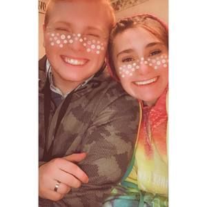 Meet your Posher, Larissa